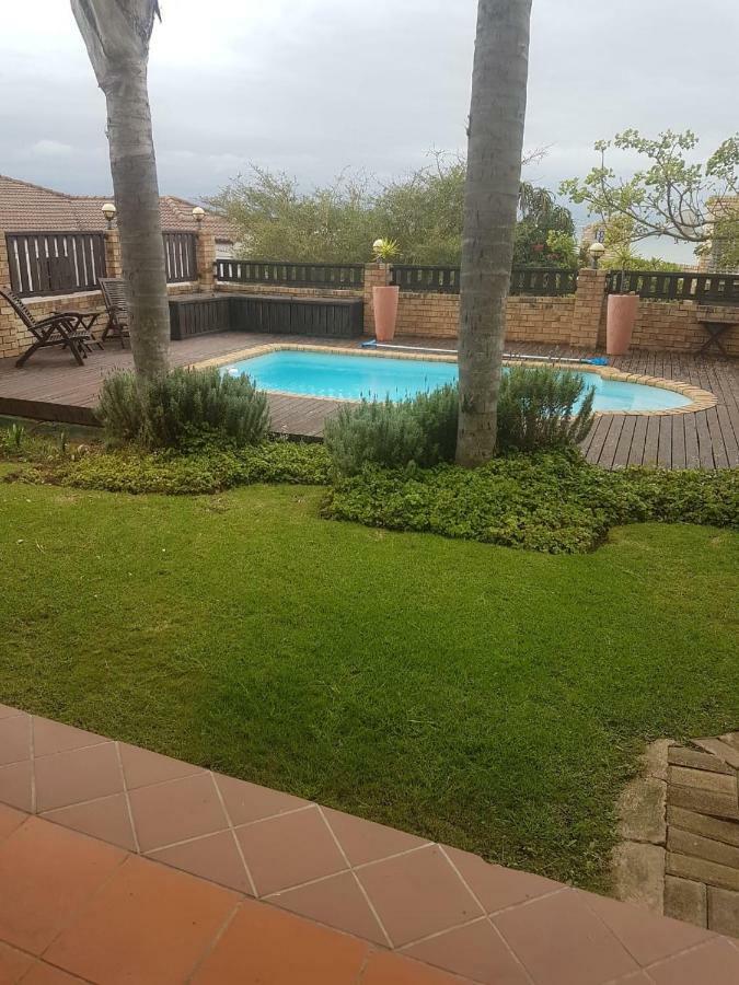 Ocean View Guest House Джефрис Бей Екстериор снимка